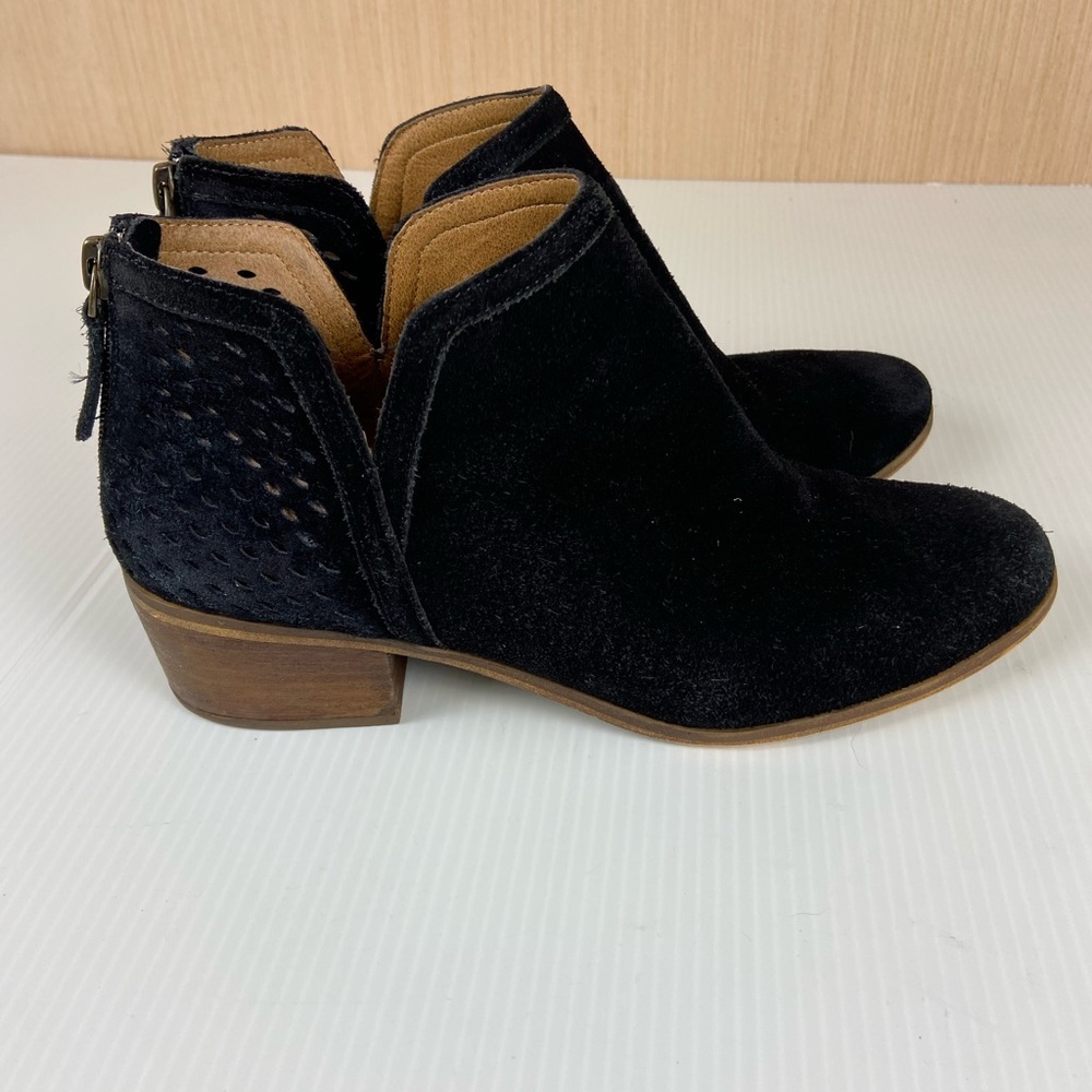 EÜSUS Black Suede Ankle Boots Size 9 Stacked Heel Perforated Booties